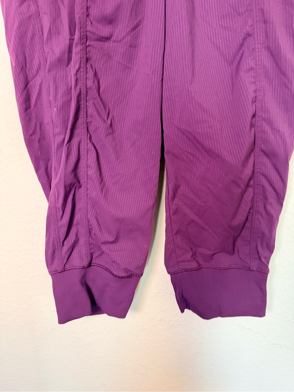 lululemon Studio Crop II Pants Size 6 Maroon Unlined Jogger - Picture 9 of 11